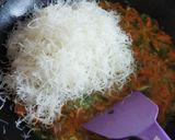 Foto langkah ke 5 dari resep Bihun Goreng.