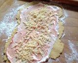 Sajtos roppanós tekercs recept fázis 3 fotója