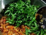 आलू पालक भाजी (aloo palak bhaji recipe in marathi)