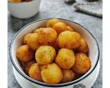 Foto langkah ke 3 dari resep Mini Potato Balls.