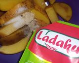 Foto langkah ke 4 dari resep Potato Wedges Air Fryer.