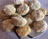 Cukkini (+édesburgonya, sárgarépa) fasírt, csípős salsával és hagymás paradicsomsalátával recept fázis 6 fotója