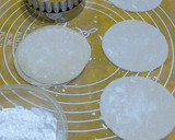Foto langkah ke 5 dari resep Kulit Dumplings/Dimsum/Shumai.