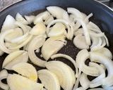 Foto del paso 2 de la receta: Salchichas veggies encebolladas