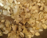 Foto del paso 2 de la receta: Boniatos asados rellenos de setas y pollo