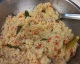A picture of step 6 of Rava upma.