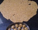 A picture of step 3 of Sesame chikki.