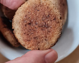 Foto del paso 3 de la receta: Galletitas de harina de frutos secos en sartén 🍪 sin azúcar ni edulcorante