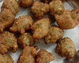 A picture of step 4 of Moong dal pakora.