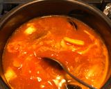 Hình bước làm 2 của món Súp tàu hủ Hàn quốc- Soft tofu stew