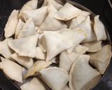 સમોસા (Samosa Recipe in Gujarati) રેસીપી સ્ટેપ2ફોટો