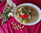 A picture of step 3 of White chicken creamy korma.