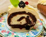 A picture of step 7 of Blackberry roll with cottage cheese cream.