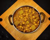 A picture of step 4 of Lauki matar curry.