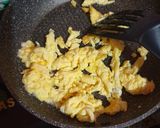 Foto langkah ke 2 dari resep Tumis Makaroni Sosis.