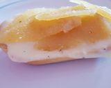 Foto del paso 2 de la receta: Tosta de queso fundido y membrillo