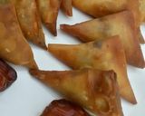 A picture of step 3 of Khajoor ke samose.