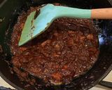 Gambar langkah 3 resipi Daging masak hitam.