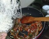 A picture of step 6 of Chilli chinese noodles.