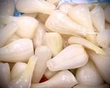 Hình bước làm 1 của món Tôm Khô Củ Kiệu Trứng Bắc Thảo