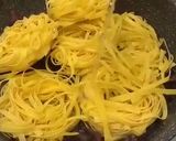 Foto del passaggio 3 della ricetta Tagliatelle radicchio crema gorgonzola e noci