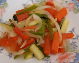 Foto del paso 5 de la receta: Espaguetis con verduras salteadas y salsa de queso