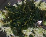 Foto langkah ke 5 dari resep Tumis Kol Daun Pepaya.