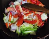 Foto langkah ke 2 dari resep Tumis Cucut Terong Cabe Bawang.