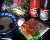 A picture of step 1 of Vegetable noodles omlete.