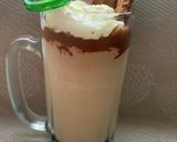 A picture of step 5 of Candi Milkshake.