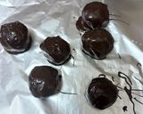 A picture of step 5 of Oreo Chocolate Balls.