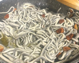 Foto del paso 4 de la receta: Gulas a la bilbaína