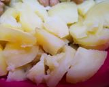 A picture of step 1 of Aloo chany ki khatti meethi chaat.
