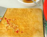 Hình bước làm 2 của món Sườn cốt lết rim nước dừa