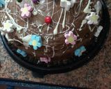 Foto del paso 7 de la receta: Torta de chocolate con malvaviscos en flor