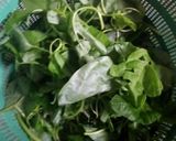 Foto langkah ke 1 dari resep Tumis Bayam Jamur Tiram.