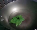 Foto langkah ke 1 dari resep Ayam Goreng Kremes.