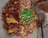 Foto langkah ke 4 dari resep Nasi goreng beras merah.