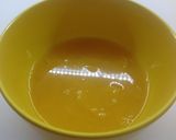 Foto del passaggio 3 della ricetta Tonno marinato, con cipolla caramellata all'arancia e cestino di spaghetti con finocchio e arancia