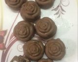 A picture of step 3 of Oreo bites.
