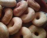 Foto langkah ke 3 dari resep Donat maizena.