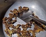 সুগার কোটেড ওয়ালনাট (Sugar Coated Walnut recipe in Bengali) রেসিপির ধাপ 1 ছবি