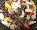 Hình bước làm 3 của món Tuần 26: Bò xào rau củ