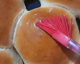 A picture of step 16 of Noodles Stuffed Bunny Chow.