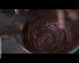 A picture of step 6 of Zebra cake.