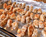 Hình bước làm 4 của món Gà Viên Bọc Yến Mạch Nướng - Baked Chicken Nuggets With Oat