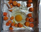 Foto langkah ke 3 dari resep Sheet Pan Egg and Veggies.