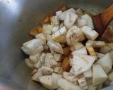 A picture of step 5 of Bhaingan Aloo Gravy.
