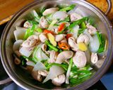 Hình bước làm 2 của món Dồi trường hấp hành lá, gừng