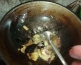 Foto langkah ke 4 dari resep Tumis kerang.
